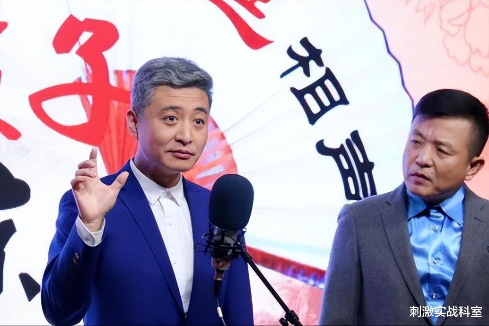 中专毕业当文艺兵,22年后成团长登春晚,如今满头白发饱受争议