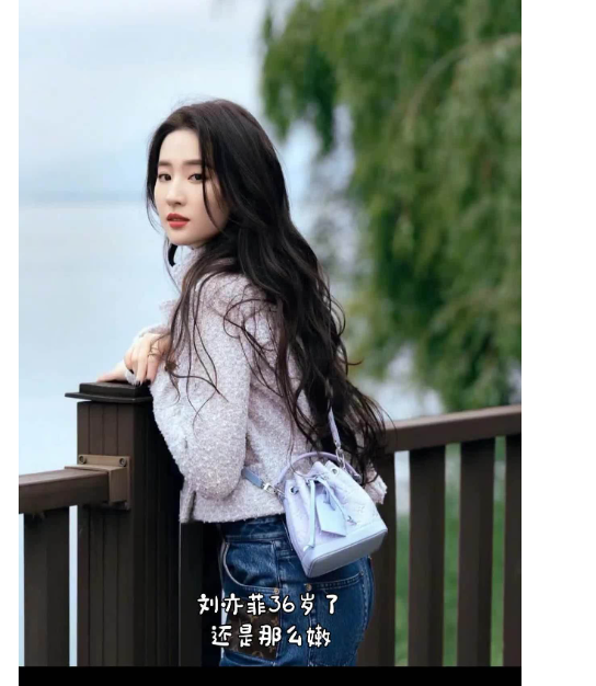 36岁刘亦菲近况曝光,全网羡慕:不恋爱、不合群,养了60只猫!