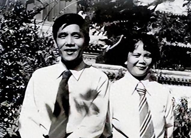 裂穴后隐忍20多年 见杨议塌房了 老搭档踹上一脚 不仅解气 还获得同情