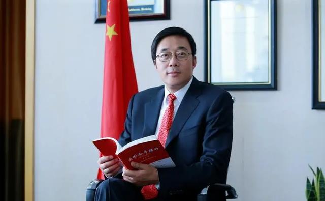 “芯片之父”邓中翰,手握3000专利弃美回国,作用堪比核武