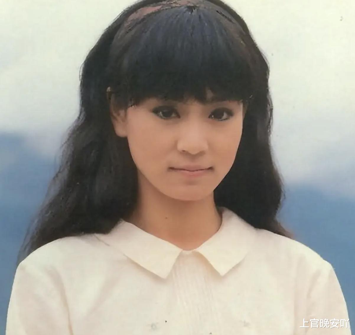 天生“苦相脸”的7位女星，个个愁容满面，面无表情都像是要哭了