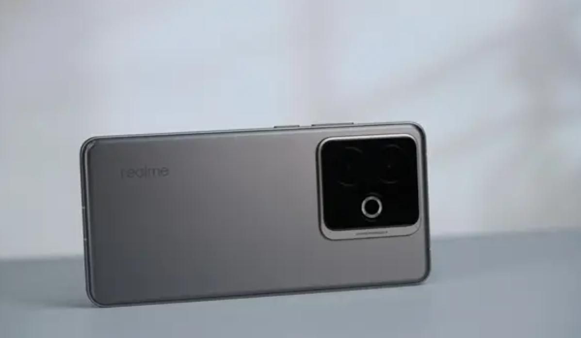 高端机市场“搅局者”,骁龙8至尊版+6500mAh,售价3599元