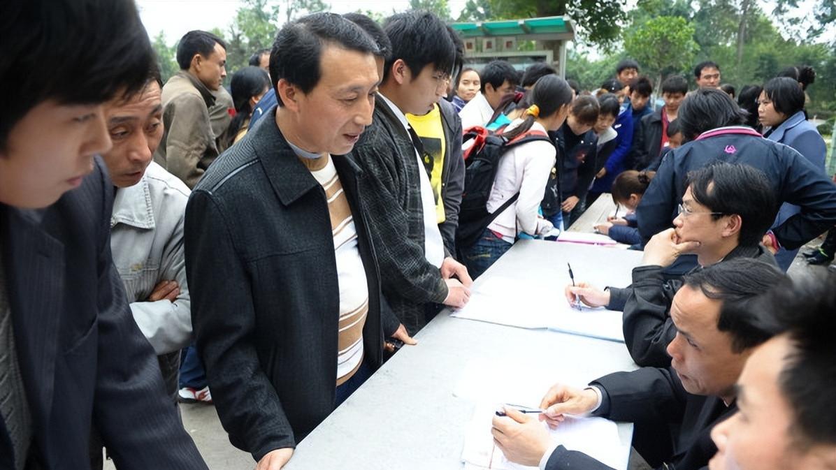 工厂老油条：开年找工作，这3类工厂千万别进，选错了白浪费一年