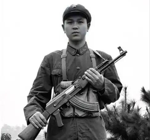 我1978年转业，初恋女友骗我将工作让给小舅子，刚到手竟甩了我