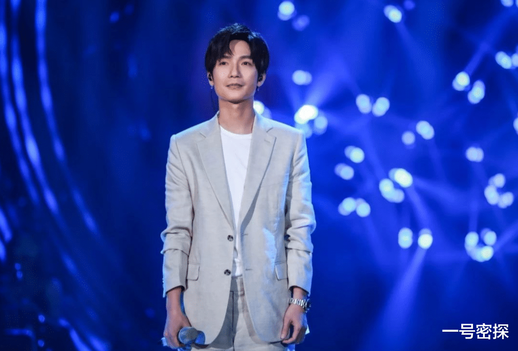 陈楚生|陈楚生：凭快乐男声爆红，后被索赔227亿，妻子刘云陪他走过低谷