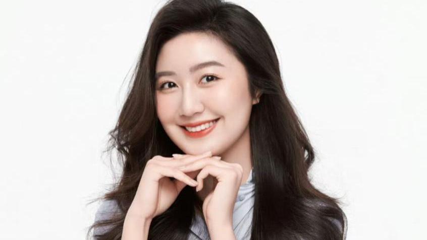 “点读机女孩”调查结果公布！证实视频去年9月拍摄，将依法追责