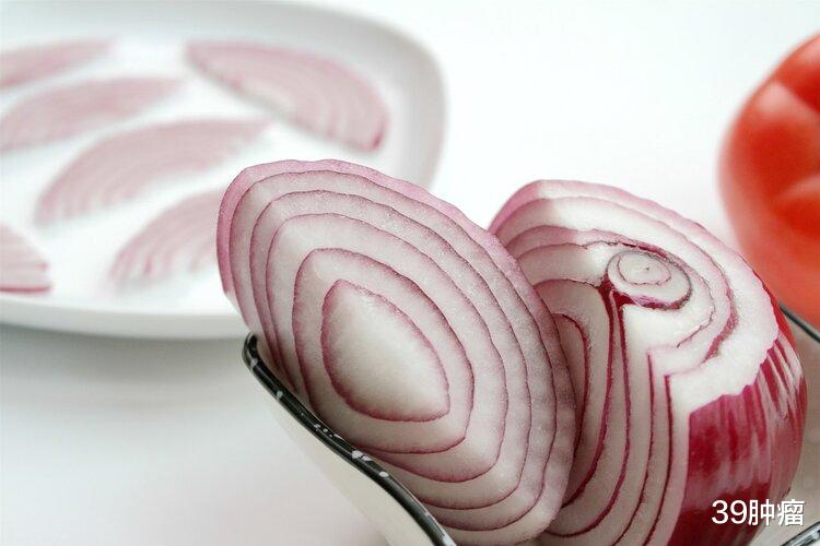 洋葱是血管清道夫，降血压？错了！提醒：这3种食物都不能降血压