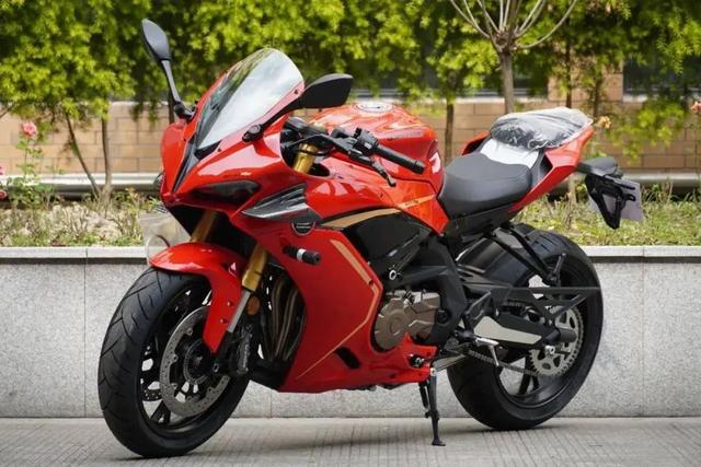 闷声发大财的典范：QJMOTOR赛600RS