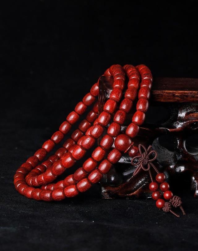 小叶紫檀价格解密：品质与价值的完美平衡！