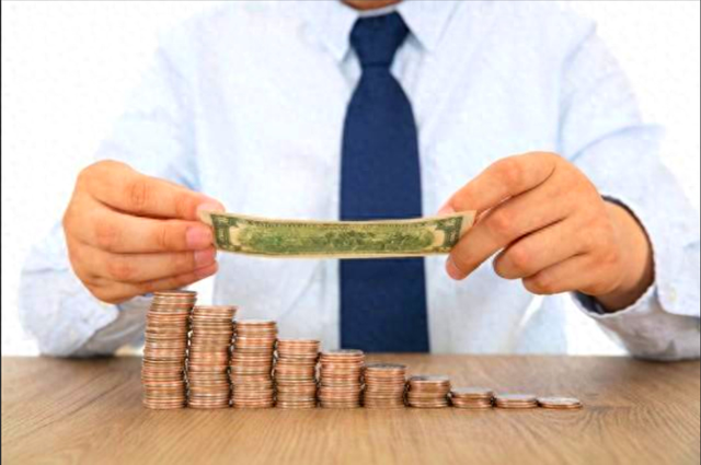 扣工资风波后,我坚决不签字!离职后的我为何笑得如此灿烂?