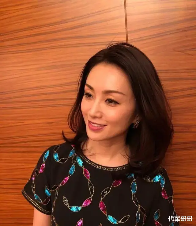 酒井法子：从初恋女神到“万人骂”，她被渣男丈夫毁了下半生