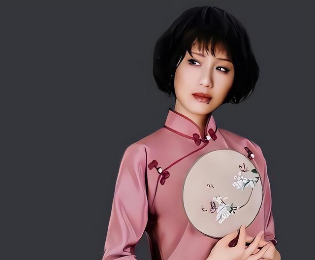 她因太美被导演看中,同居27年却无名分,63岁迎来了自己的结局