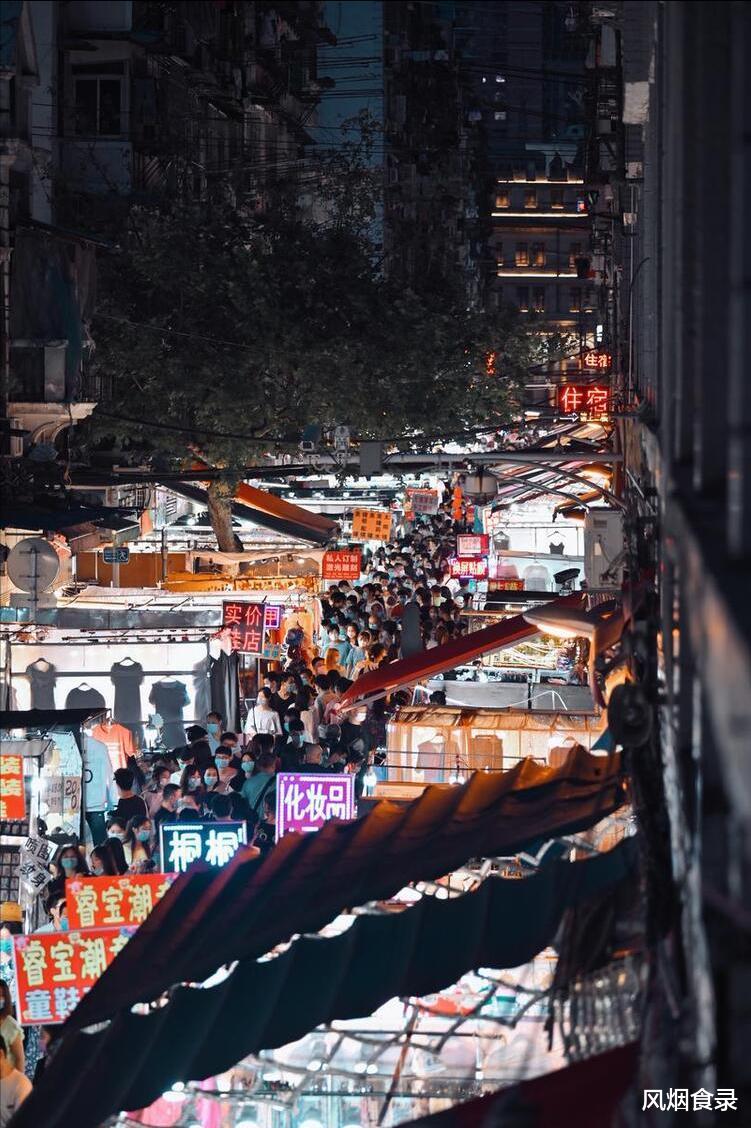 中国,哪里的景点美食最多?这10个地方上榜,价优,味美,不坑人