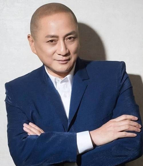 汤镇业视角下的刘德华：光环背后的沉思