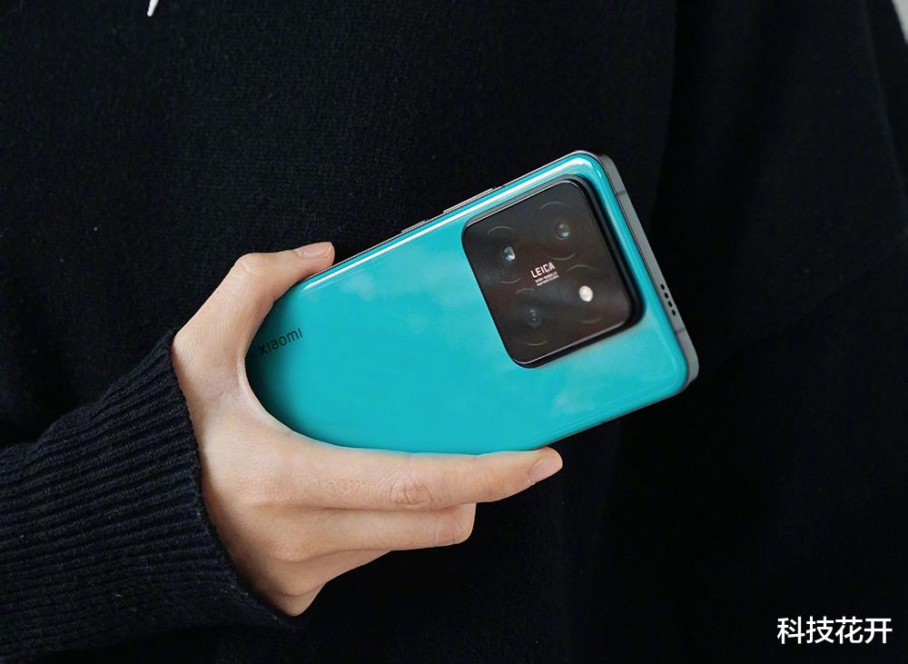 小米骁龙8Gen3旗舰清仓，2K屏+16GB跌去1063元，现在反而更香了