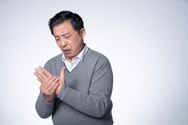 经常手脚发麻的人，建议查一下“血脂”