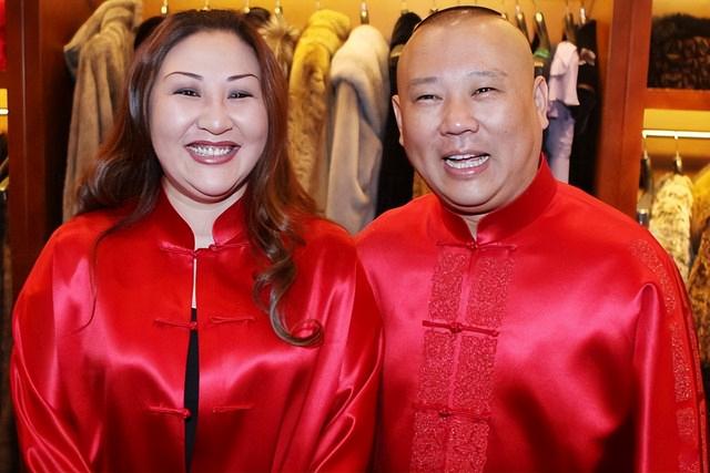 24年前抛弃郭德纲父子的胡中惠，如今回国探子，是否曾后悔？