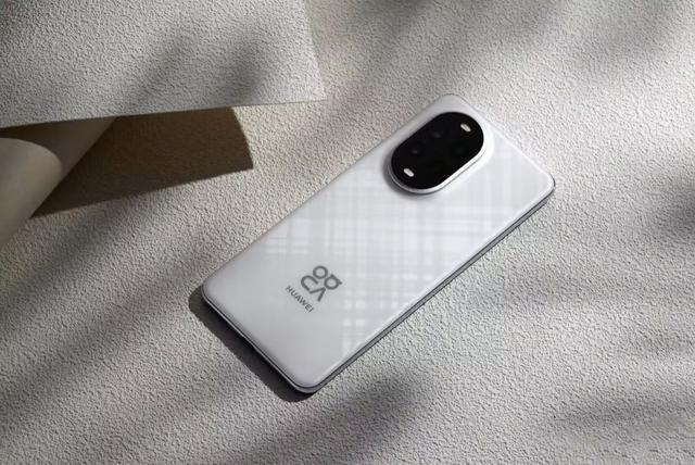 華為開(kāi)啟“降價(jià)模式”，等深微曲屏+衛(wèi)星通信+100W，已跌至2998元