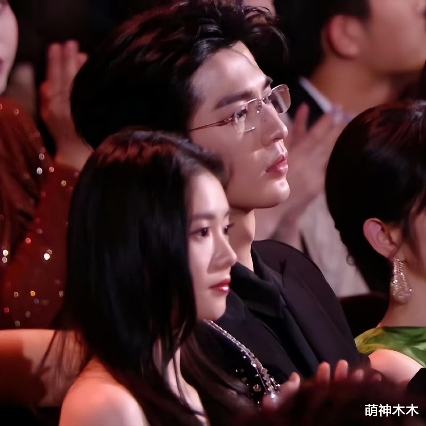 微博之夜名场面：李冰冰惠英红化身马龙迷妹，沈腾搀扶马丽下台阶