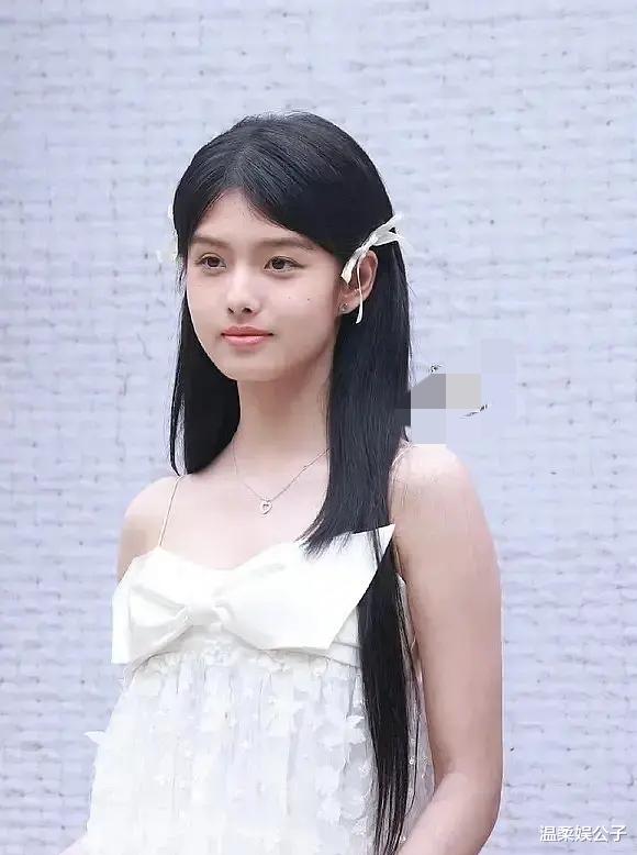 看到37岁刘诗诗和30岁鞠婧祎同框,我明白了气质面前年龄不值一提