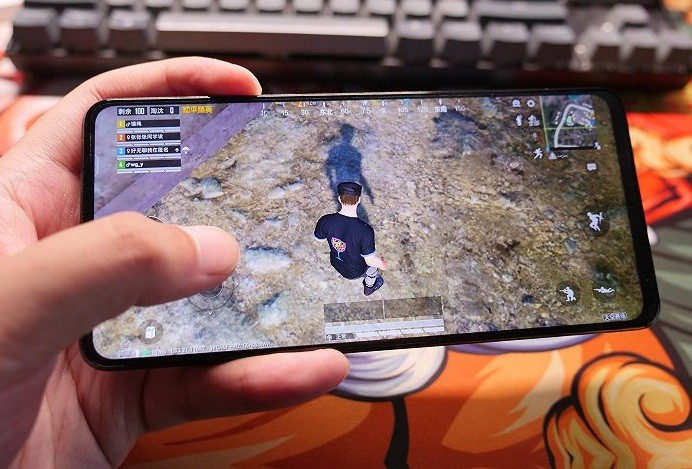 iQOOZ8清仓退市,价格跌至新低,非常值得体验!