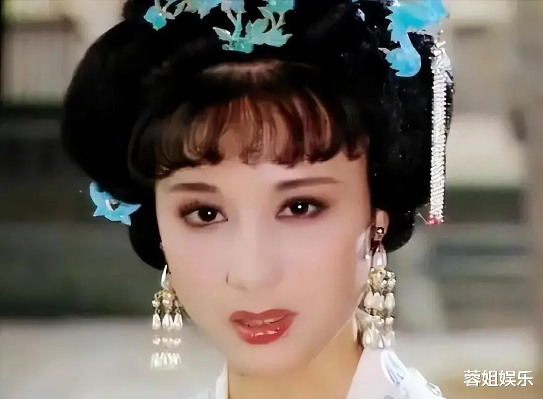 她因太美被导演收入囊中，同居27年却无名分，63岁迎来自己的结局