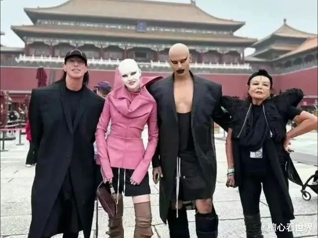 代言事件再升级，京东的遭遇已经不是商战，而是政治博弈！