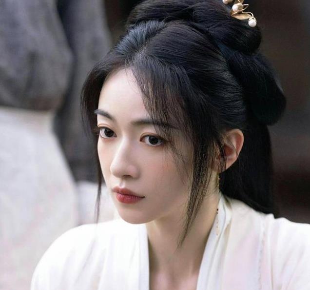 真相了!看到吴谨言大肚子产检,就懂她为何非嫁一身黑料的洪尧