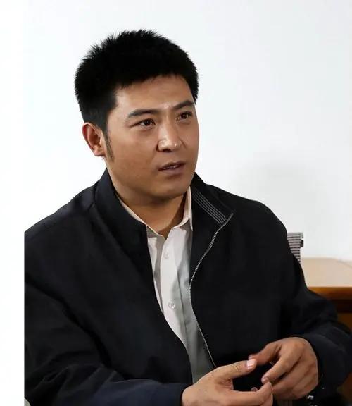 |老婆最大！结婚27年被治服拿捏，17次上春晚竟然全是妻子的功劳