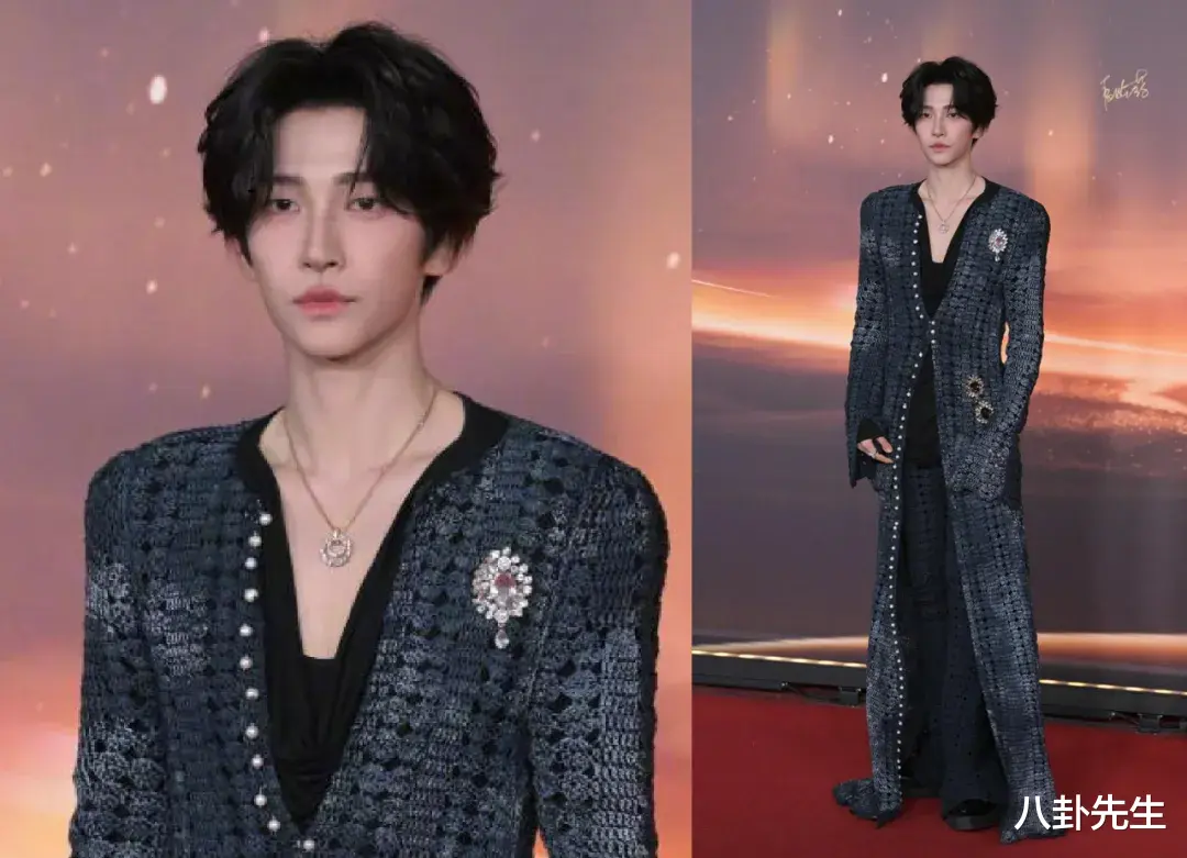 微博之夜红毯：关晓彤陈都灵穿错衣服，杨紫古风造型独特，赵丽颖好美