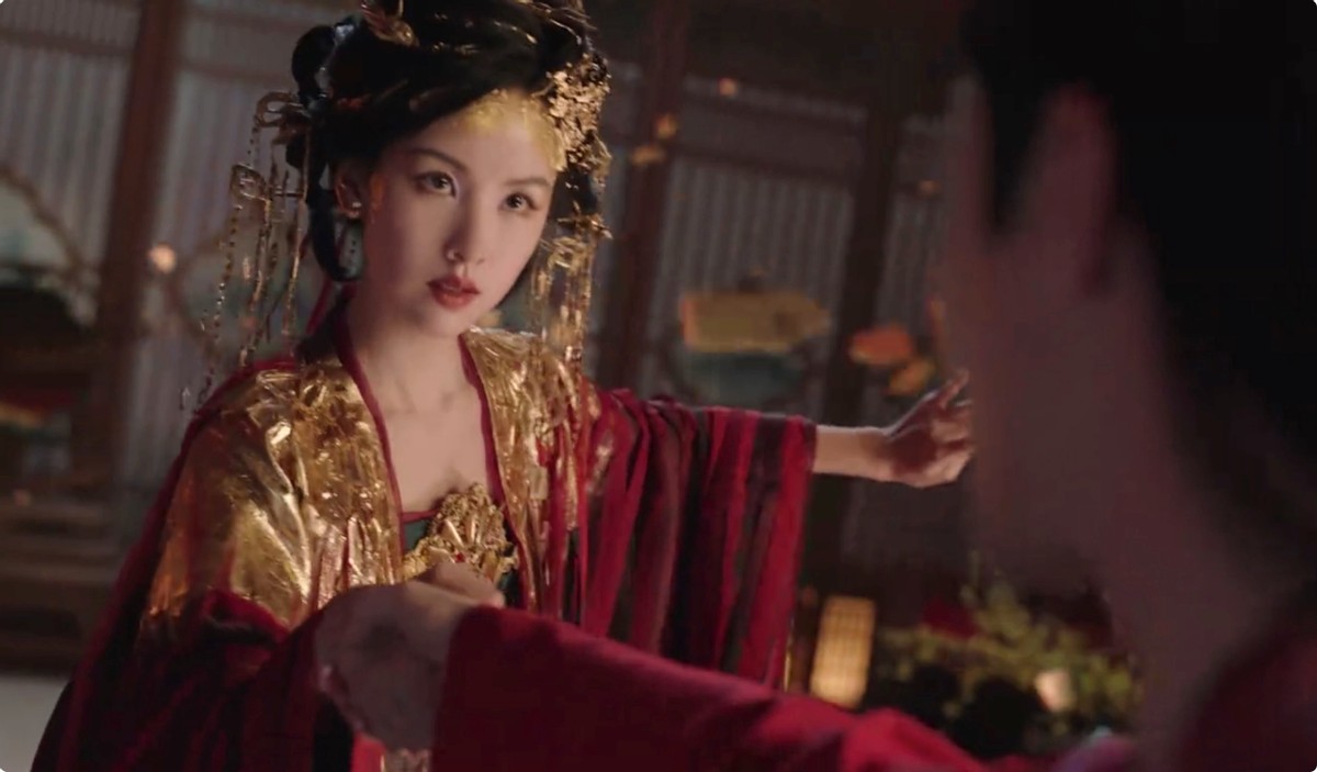 陈都灵一出场,让我明白了仪态的重要性