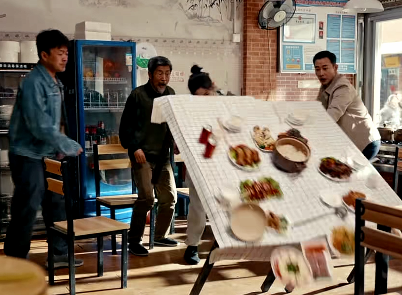 央视开播!又一公安大剧来袭,老戏骨云集,这央视黑马剧熬通宵也要追