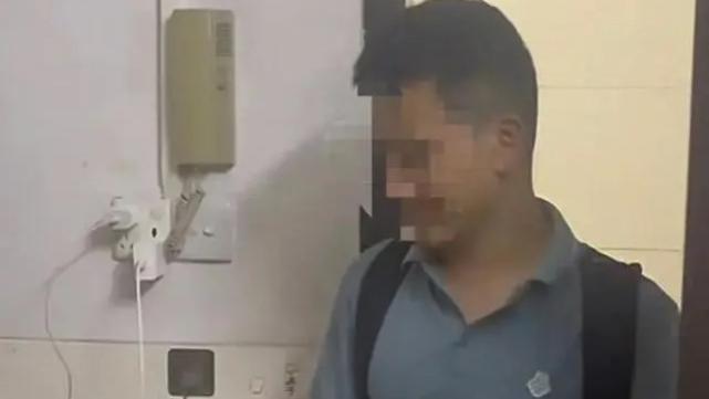 男子被开除2天又返聘工资低一万多，中年困局下的抉择