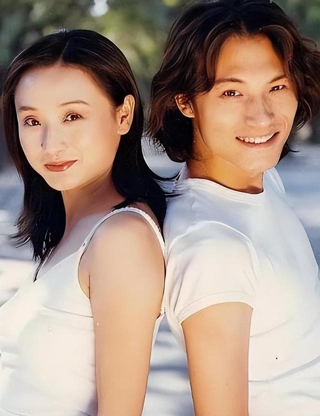 “人间尤物”柯蓝:18岁开启情场、男友不断,如今50多岁还没玩够