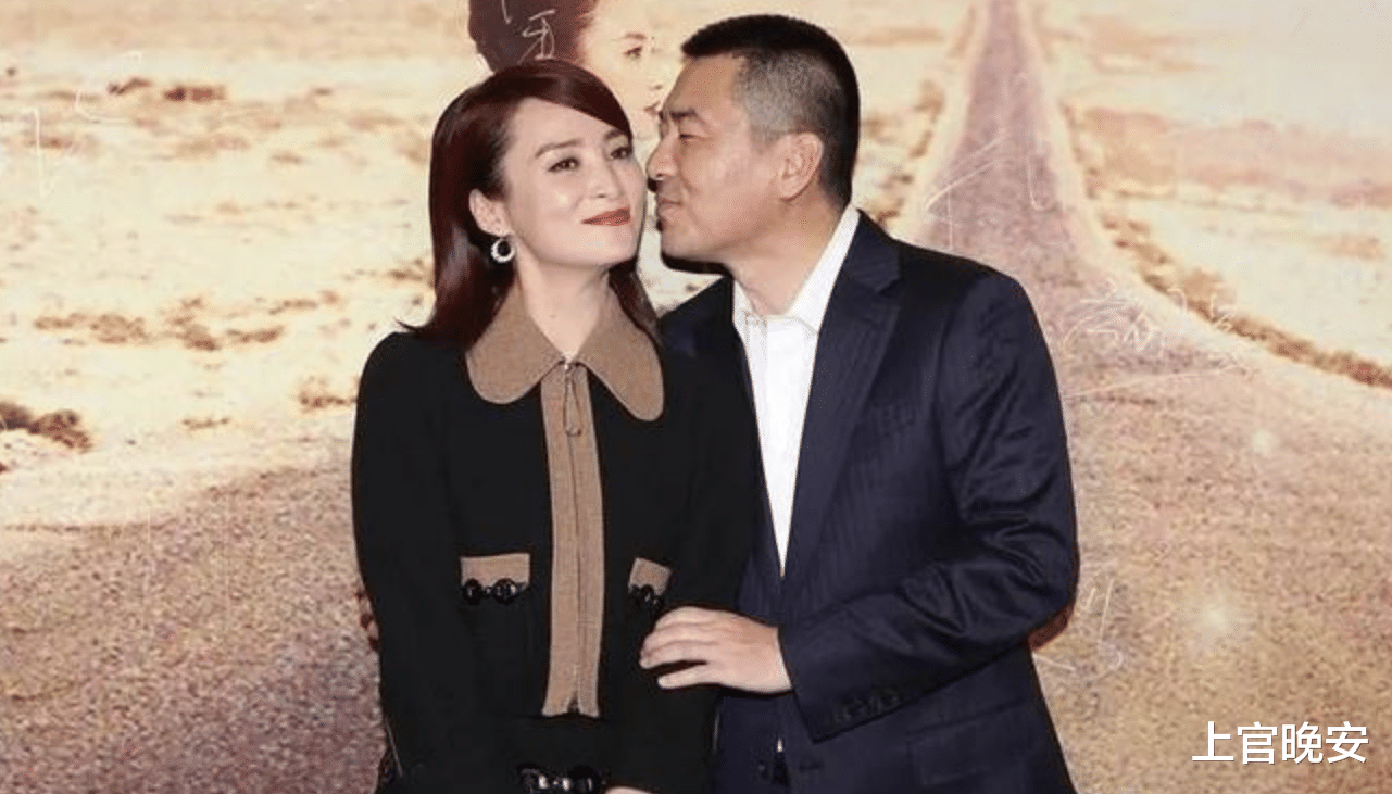 信念感真强!戏外都闹翻了,戏里还得扮夫妻,演出深情款款的样子