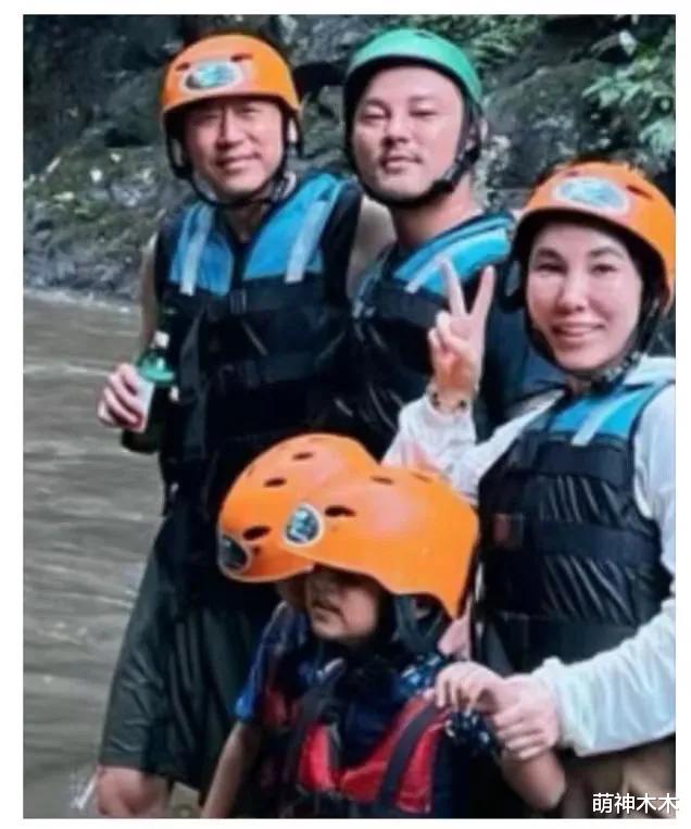 唐鹤德被曝交了新男友!住张国荣家中粉丝破防,两人亲密合影曝光