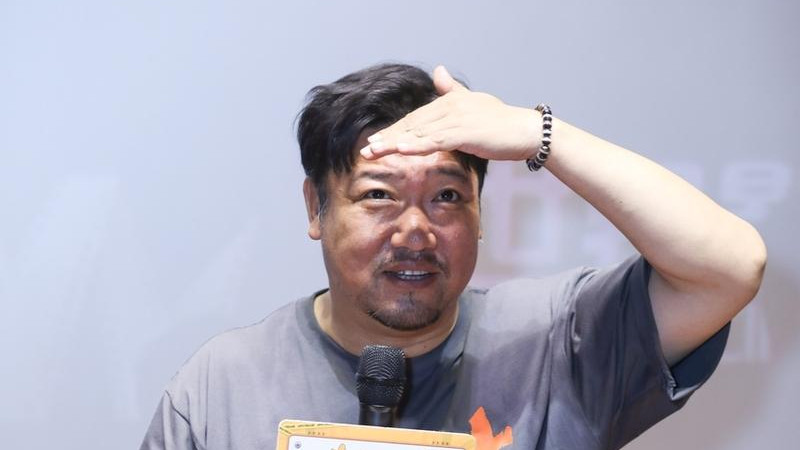 徐峥《逆行人生》：落魄中年逆袭31亿票房，金钱背后的人生反转！