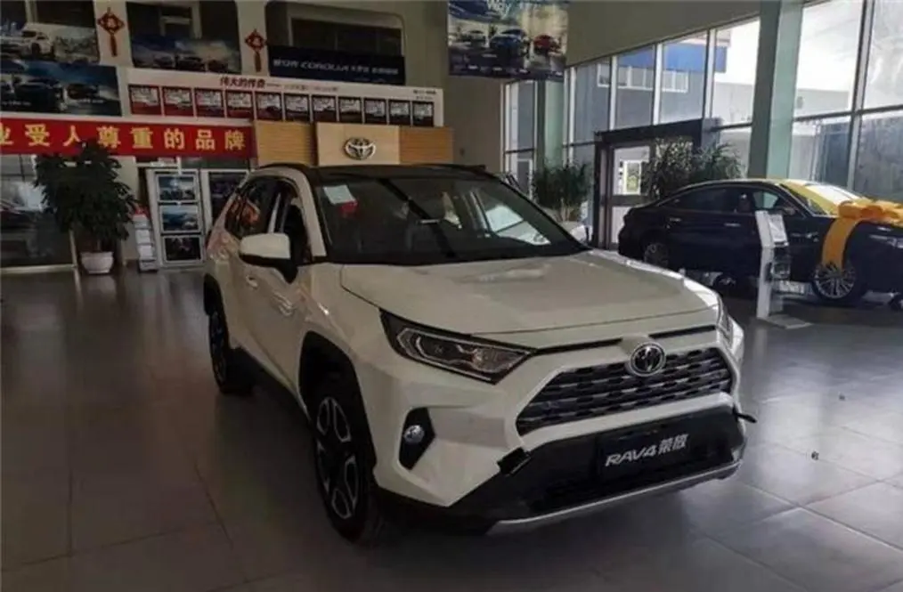 丰田发起第二轮价格战！RAV4荣放跌至7.88万，这车买了不后悔！