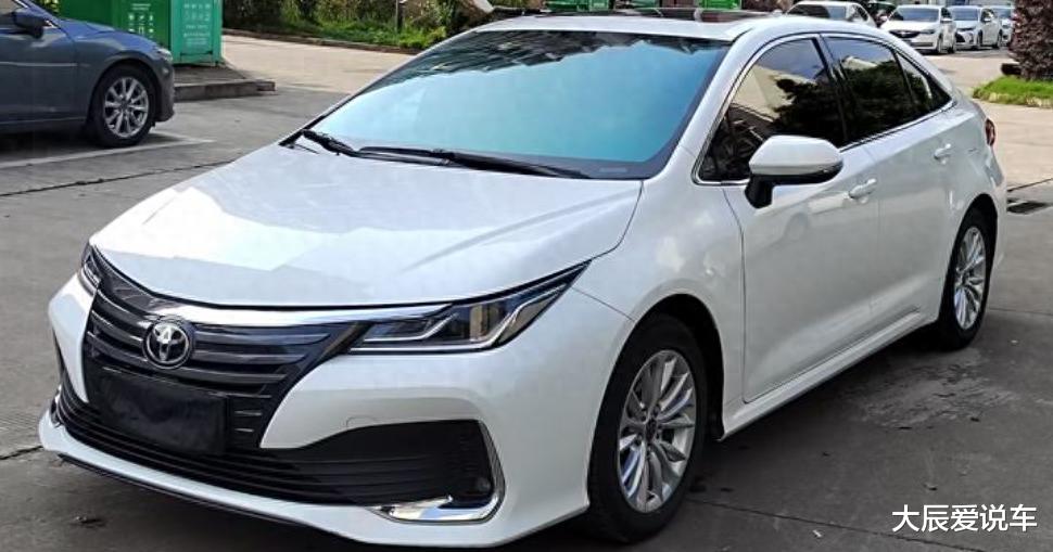 丰田轿车“性价王”，2.0L+油耗5.59L，20万品质，才卖10万出头