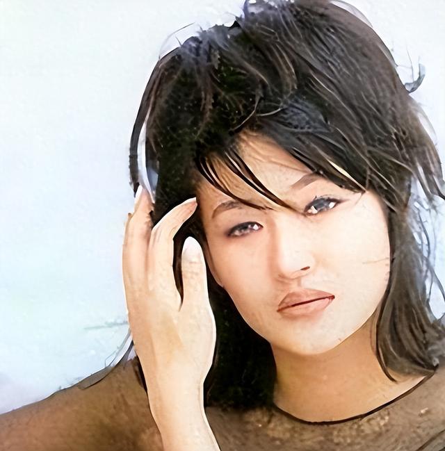 谢津|原来她已离世25年！23岁登春晚一夜成名，却因一个巴掌付出生命
