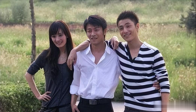 亲妈是制作人，干妈是导演，20年没能捧红他，却在结婚改名后大火