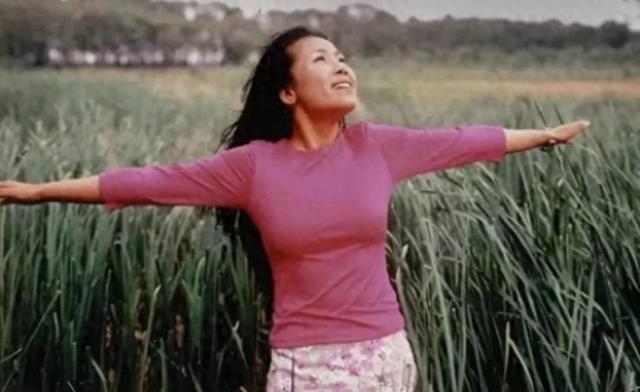 田震：不后悔和那英闹掰，我和她不熟，23年后，二人差距一目了然