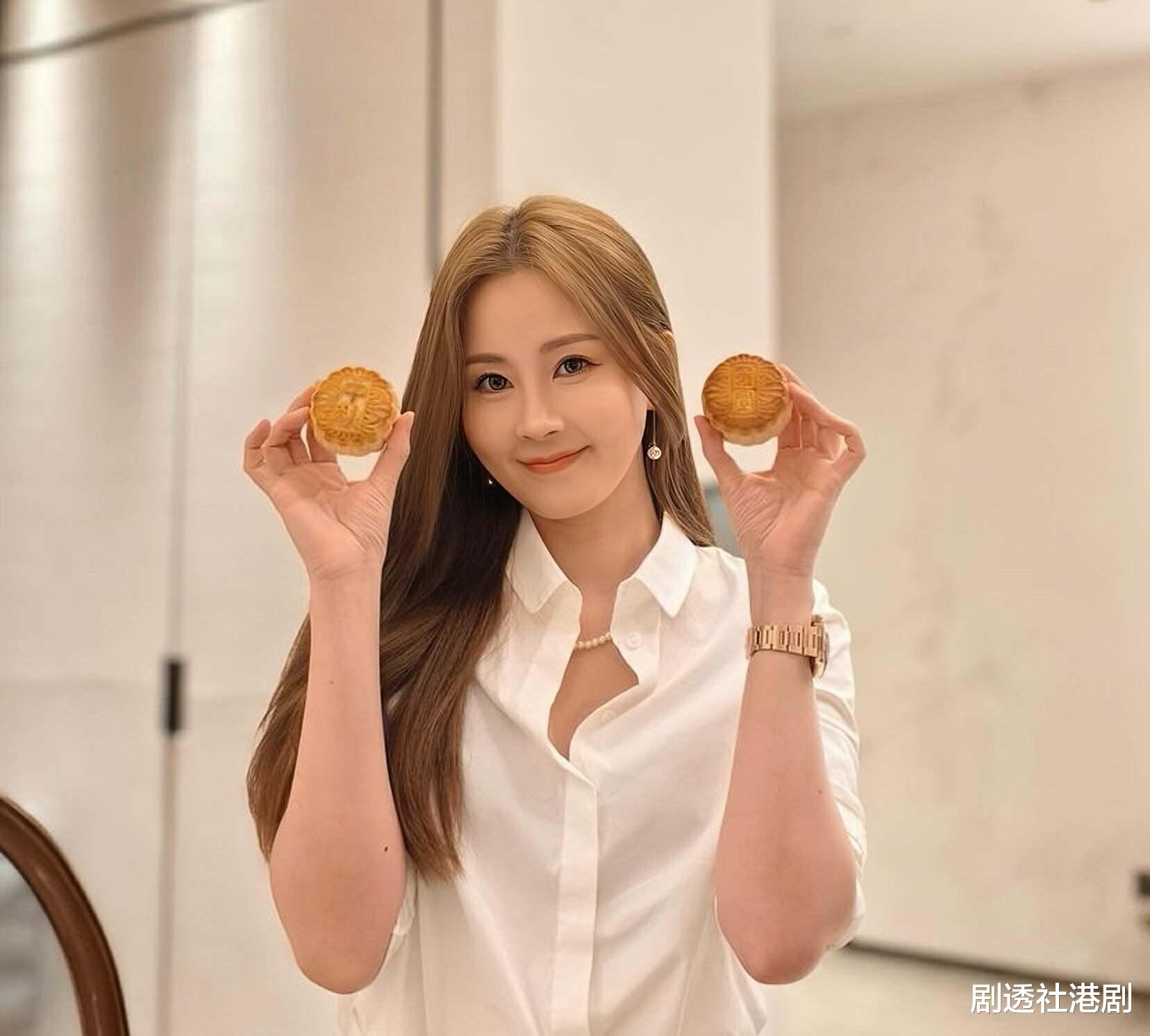 庆祝40岁生日!香港知名女星宣布改名转运,与前队友突然破冰和解