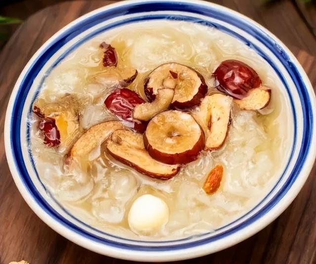 肺不好的人，睡觉时通常有这三种异常，一个没沾，肺就健康