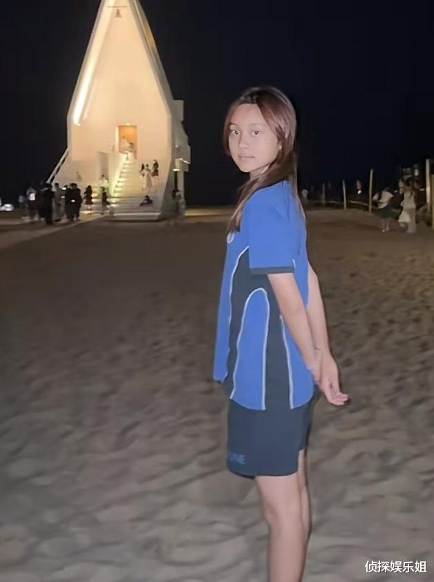 李小璐晒女儿暑假日常,大方提及前夫贾乃亮,甜馨容貌身高都像爸爸