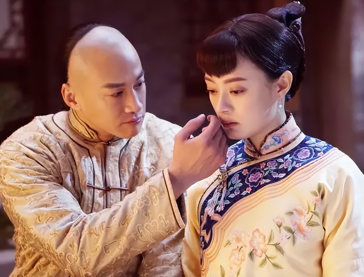 深圳这一夜,被“长发披肩”的孙俪惊艳,凶相变福相,甩打针脸几条街