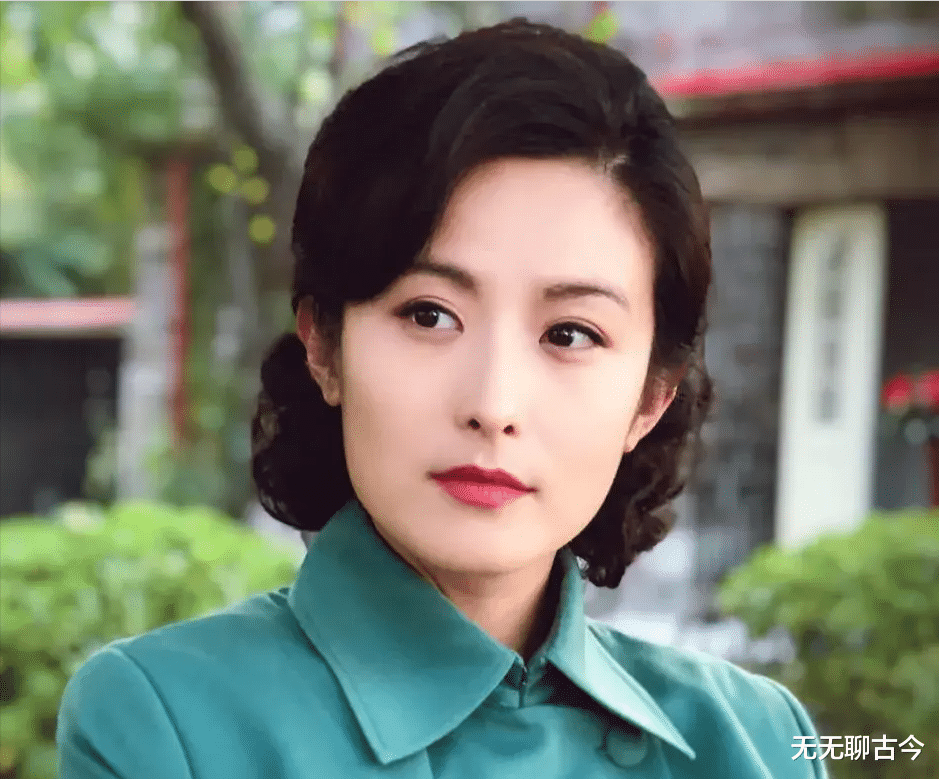 她曾是胡歌的初恋女友,因父亲一句狠话,40岁的她至今不敢结婚!