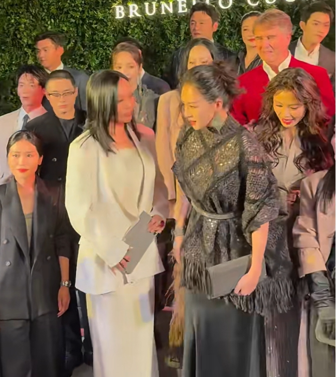 明星云集BC晚宴,刘涛全程紧挨大佬稳居C位,章子怡表情耐人寻味