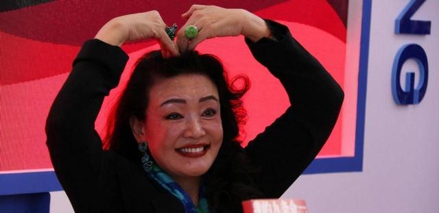 张兰获得意外之喜?“黑粉”本想抹黑张兰,却反为张兰做了澄清?