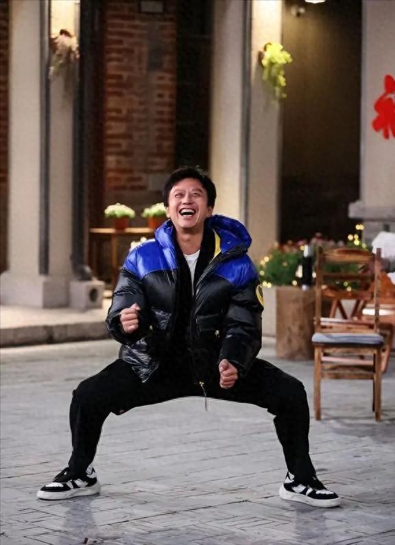 事实证明，45岁生活无法自理的邓超，在人间清醒的路上，越走越远